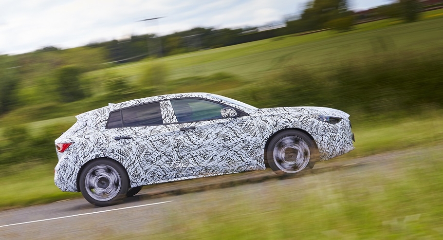 2016 Infiniti Q30 hatchback