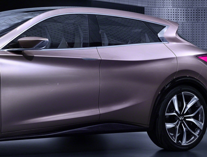 2016 Infiniti Q30 hatchback