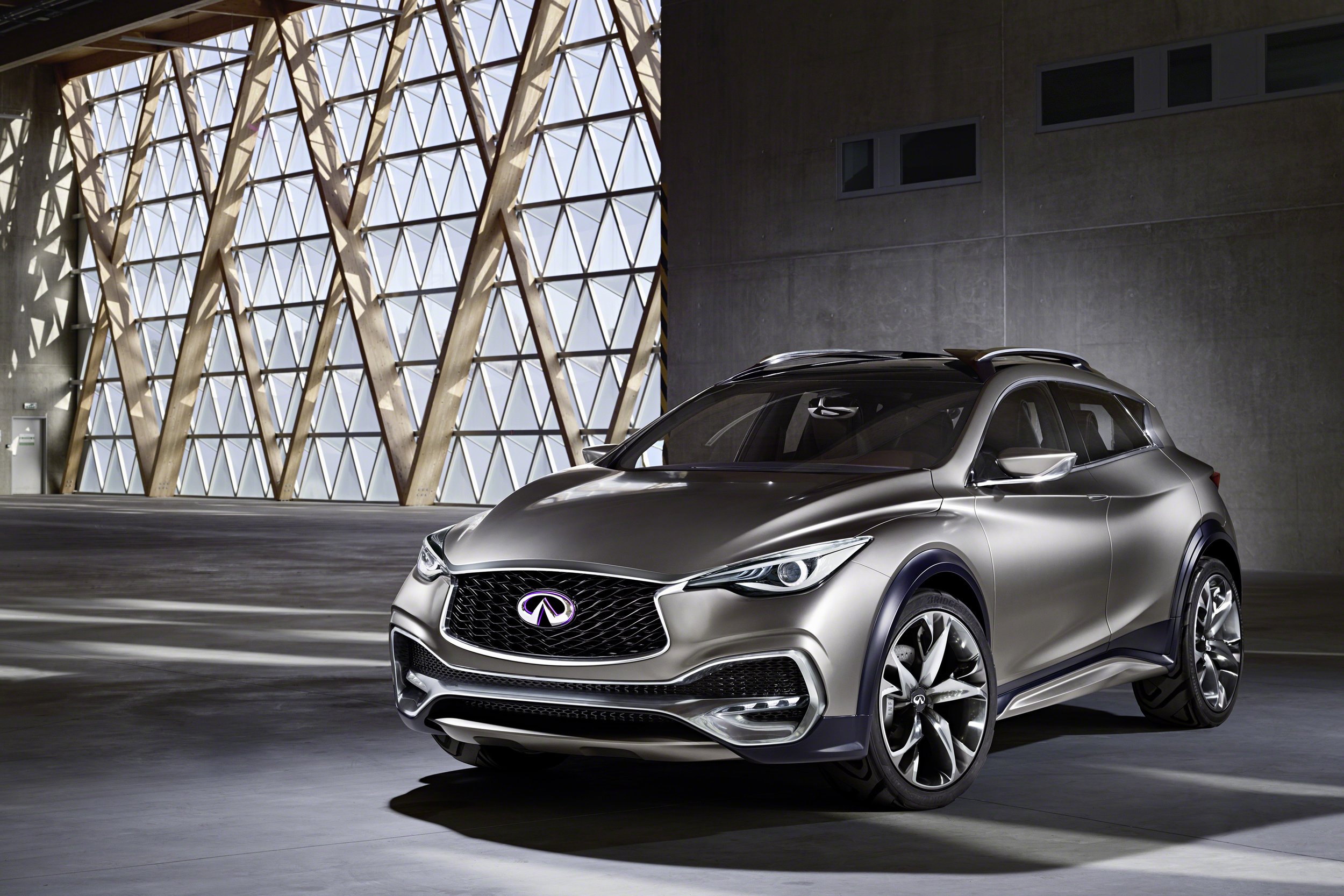 2016 Infiniti Qx30 silver