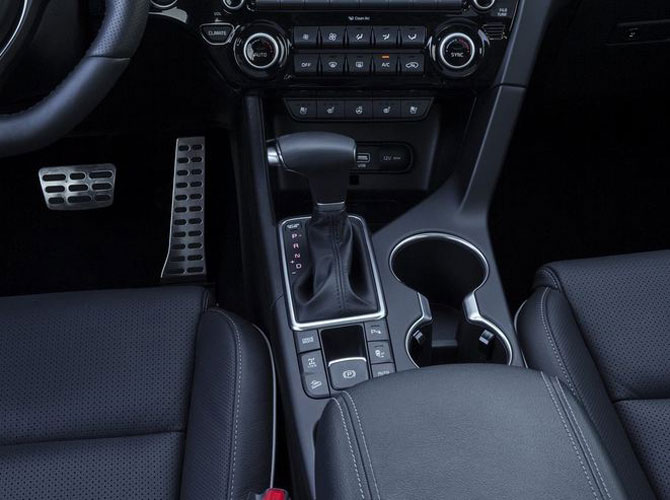 2016 Kia Sportage interior