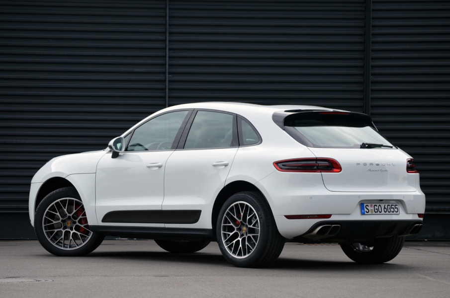 2016 Porsche Macan white