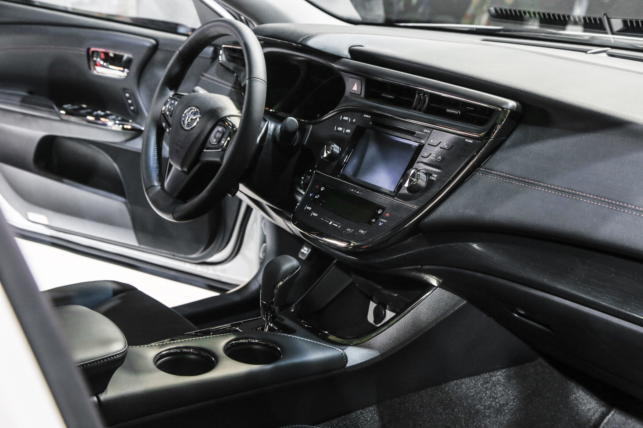 2016 Toyota Avalon changes