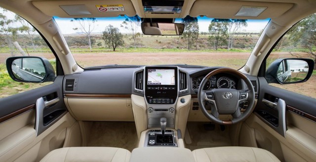 2016 Toyota Land Cruiser 200
