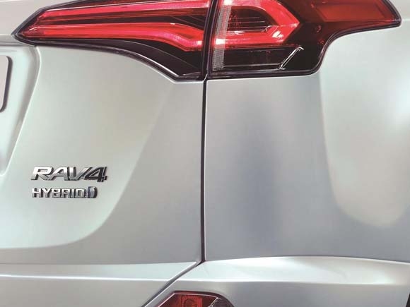 2016 Toyota Rav4 white