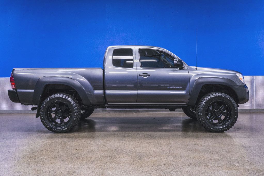 2016 Toyota Tacoma lifted