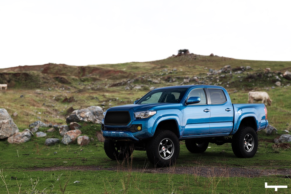 2016 Toyota Tacoma lifted