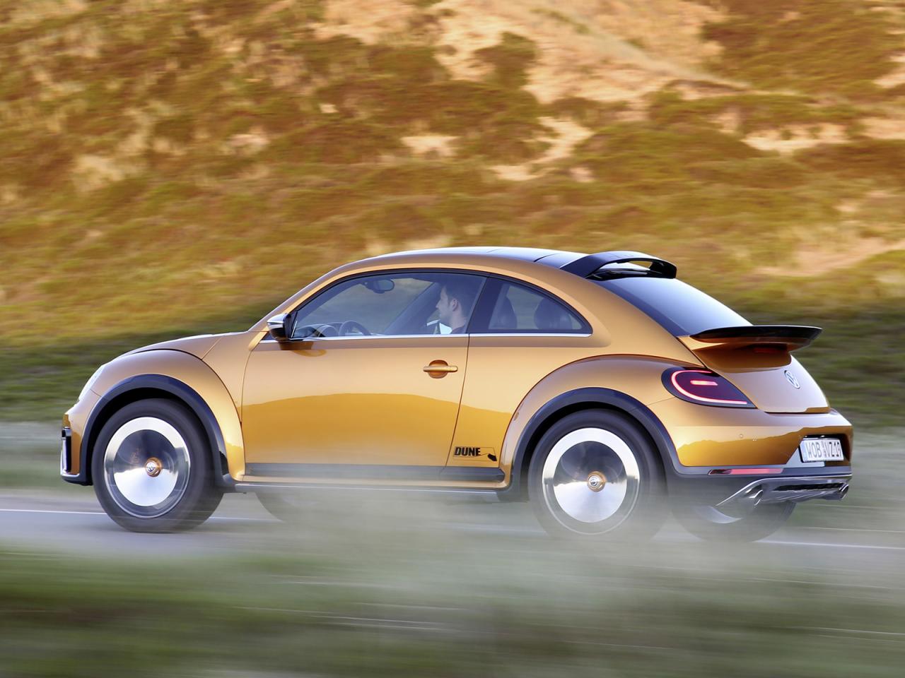 2016 Volkswagen Beetle dune