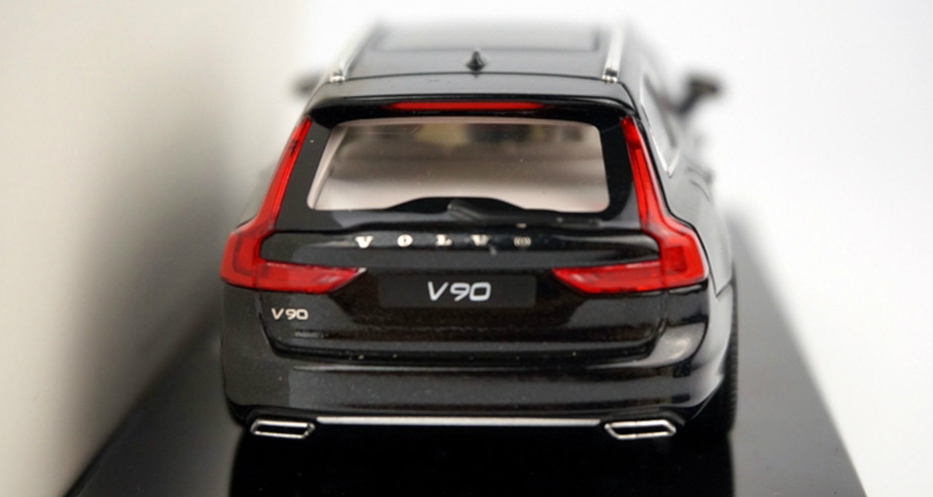 2016 Volvo V90 Estate