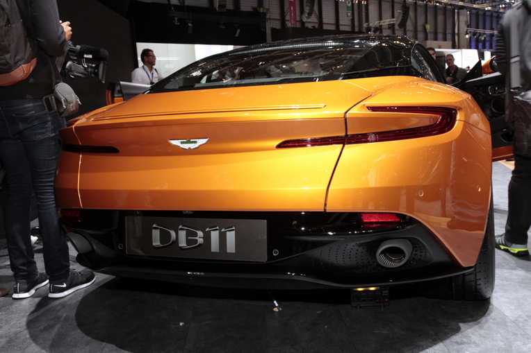 2017 Aston Martin Db11 convertible