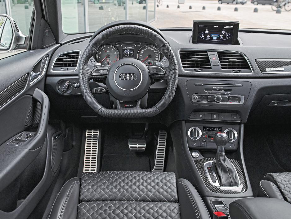 2017 Audi Rs Q3 interior