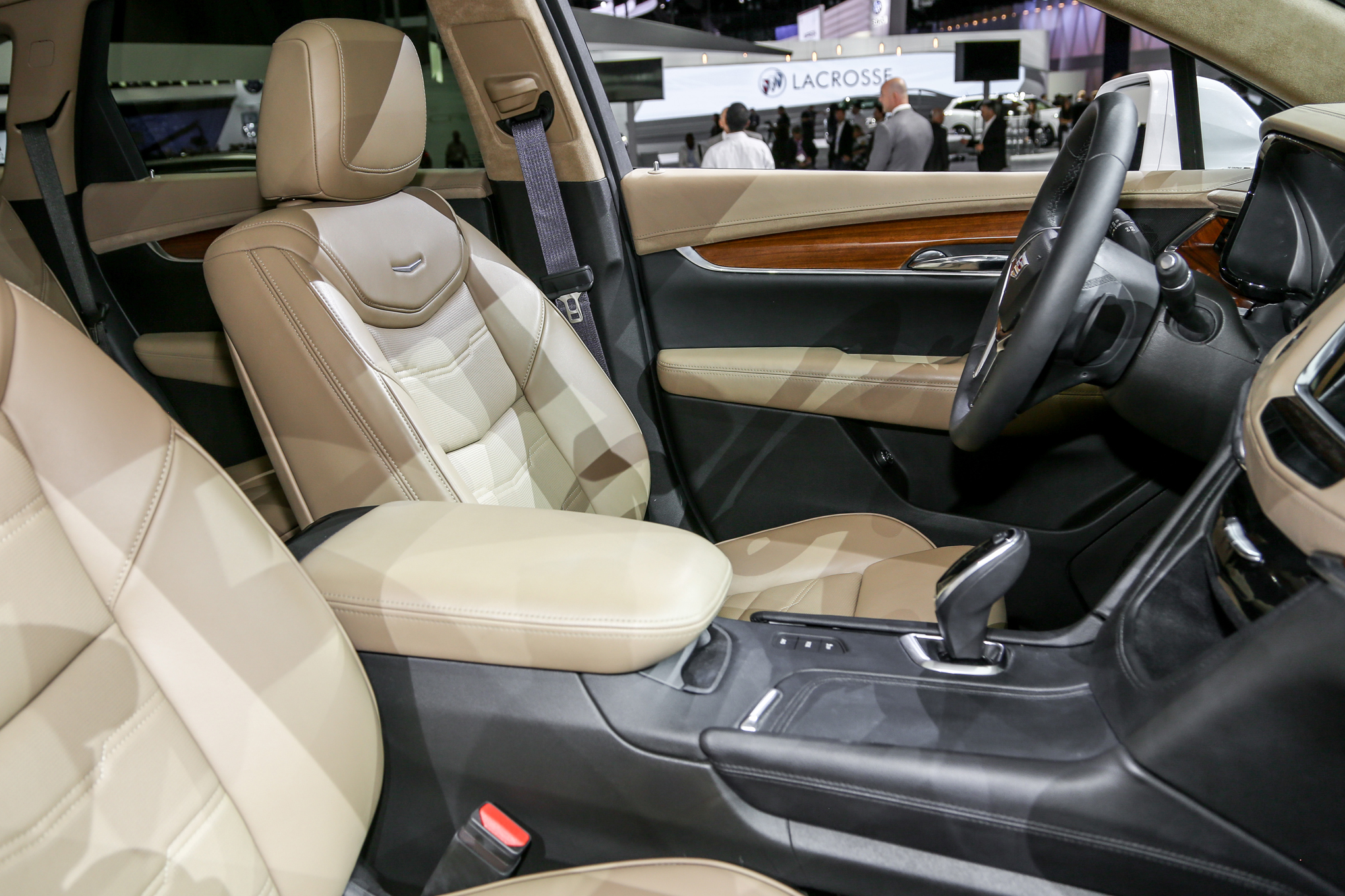 2017 Cadillac Xt5 interior