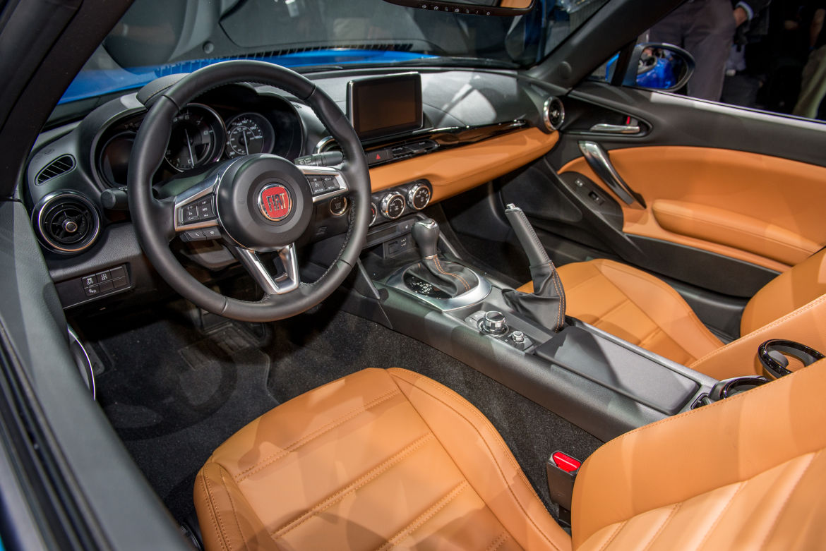 2017 Fiat 124 Spider interior