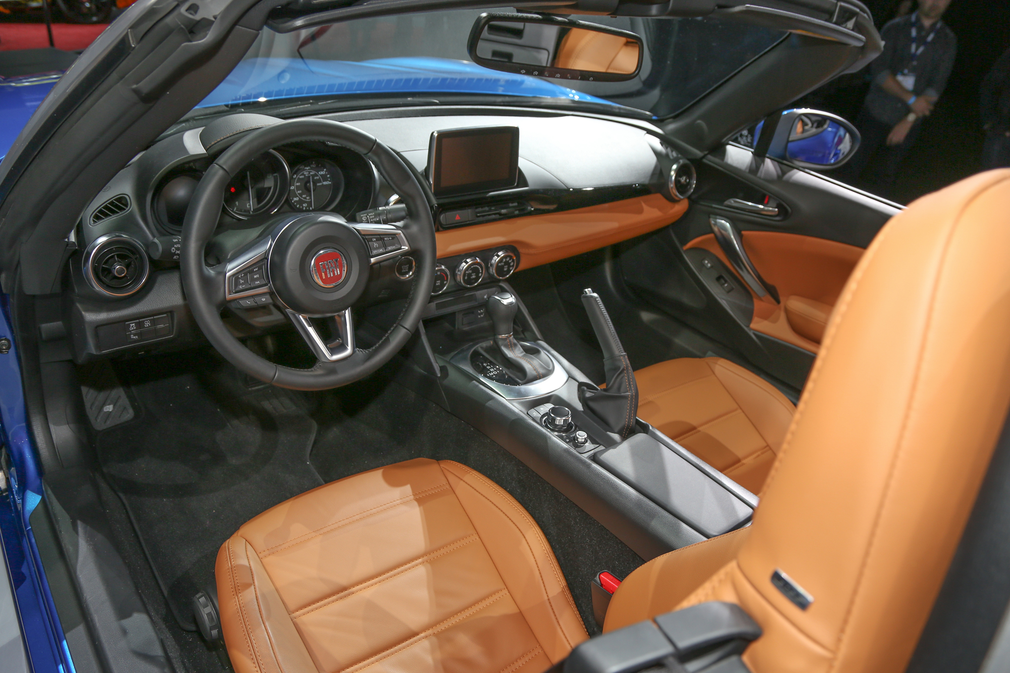 2017 Fiat Spider interior