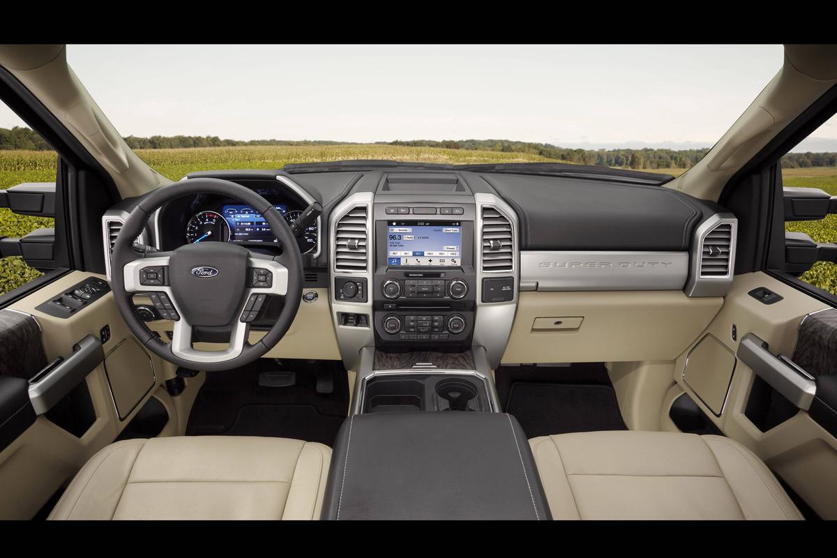 2017 Ford Super Duty interior