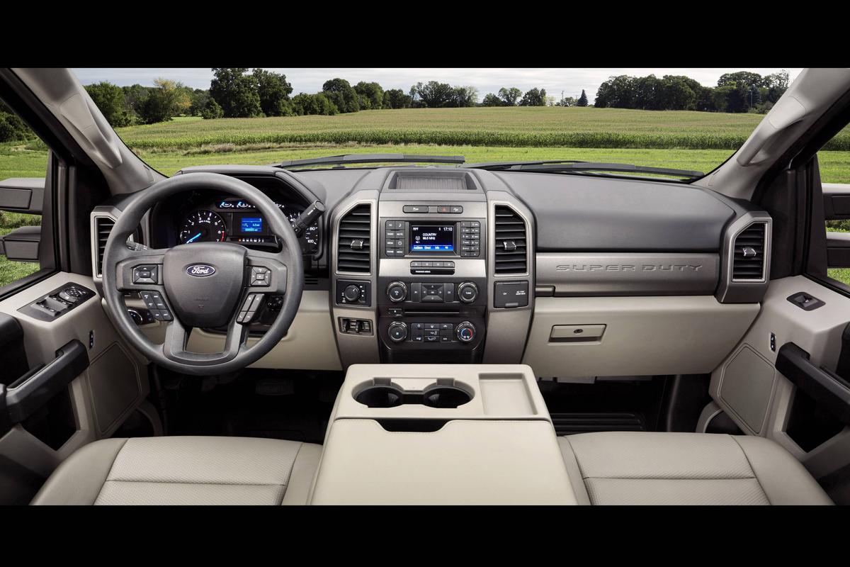 2017 Ford Super Duty interior