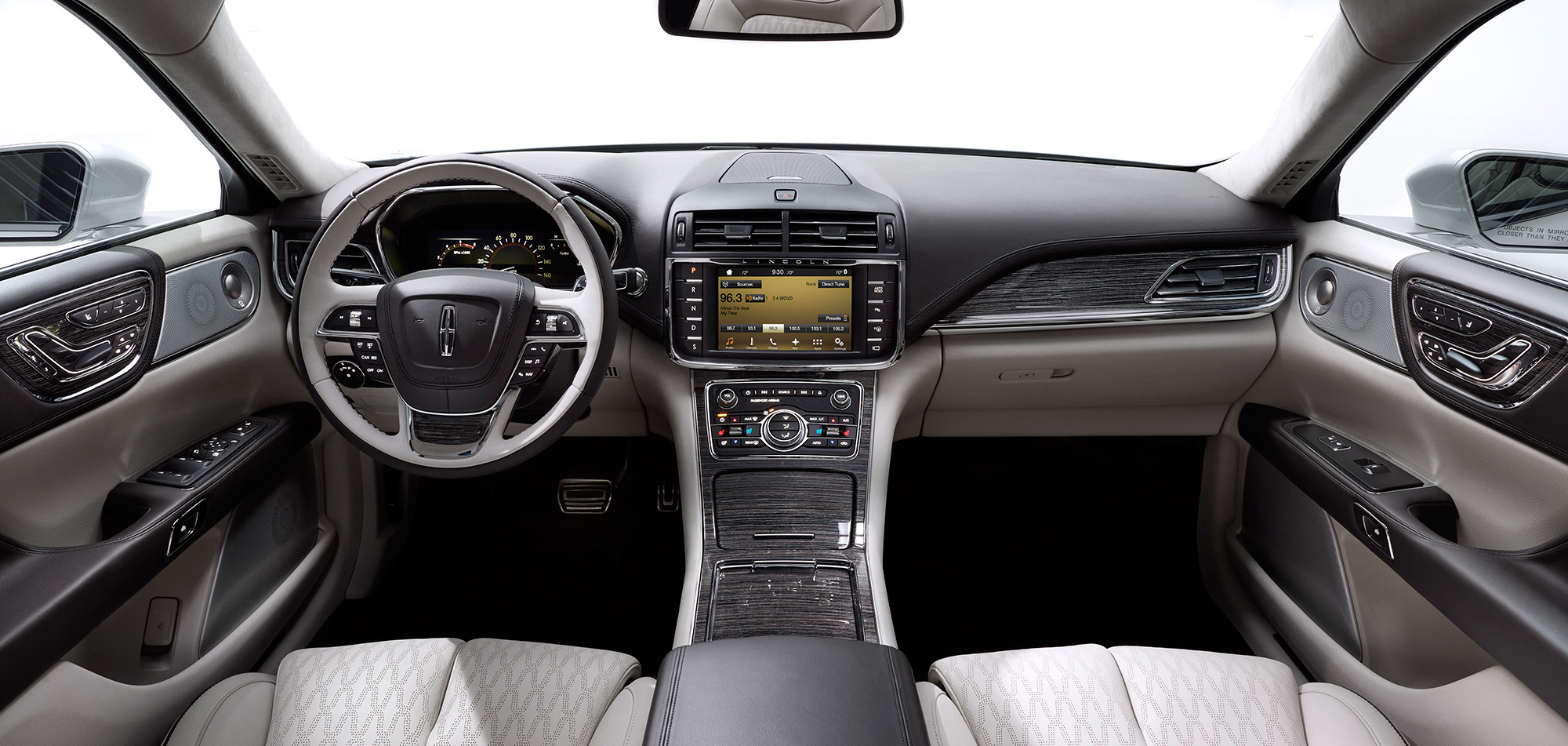 2017 Lincoln Continental interior