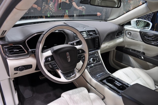2017 Lincoln Continental interior