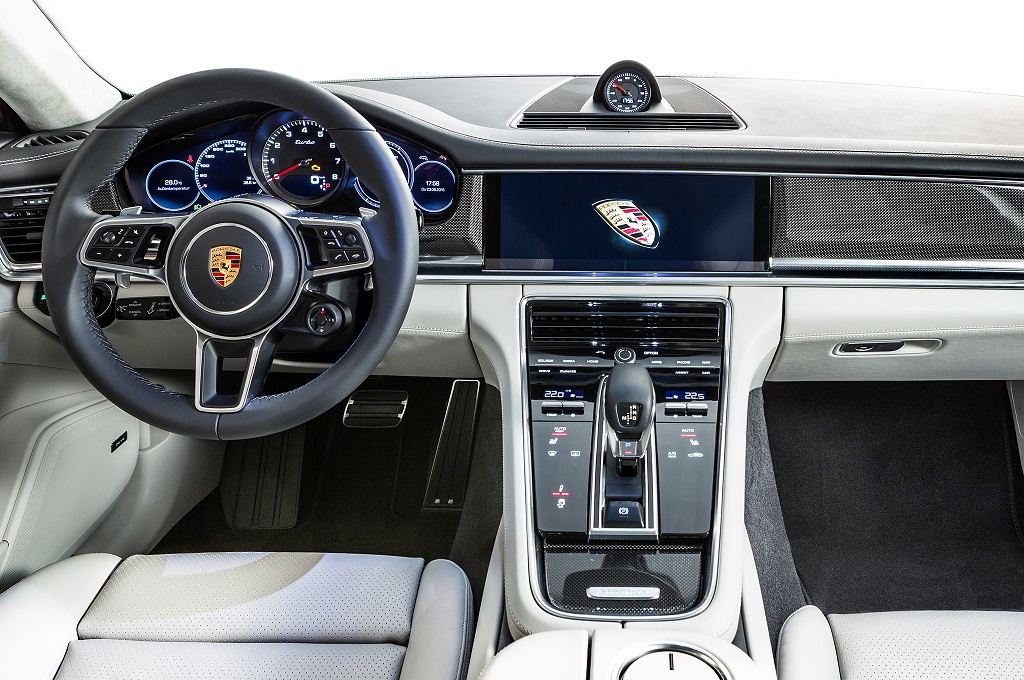 2017 Porsche Panamera interior