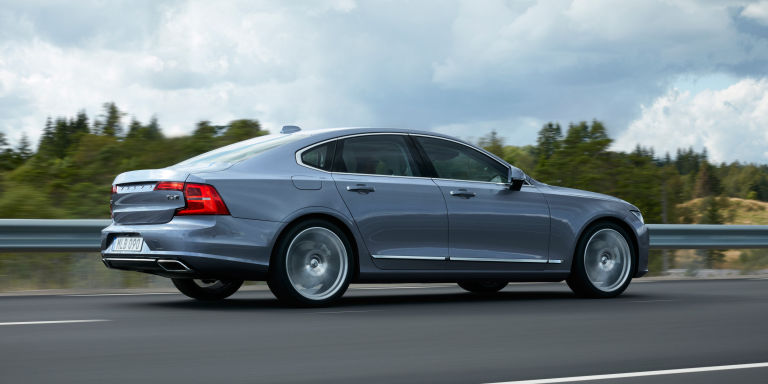 2017 Volvo S90 sedan
