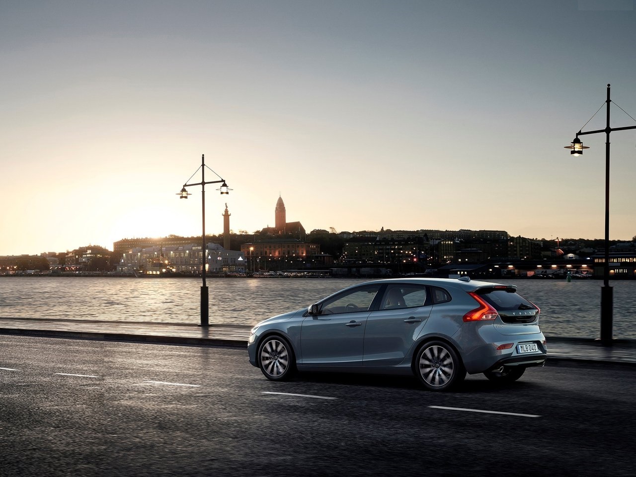 2017 Volvo v40