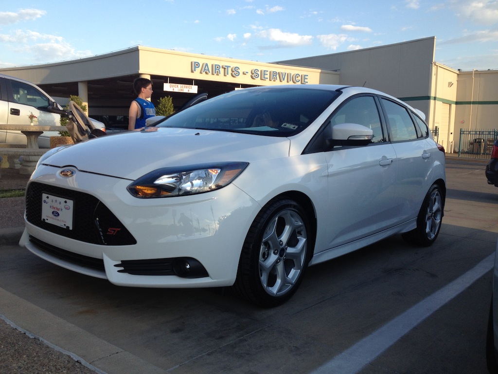 White Ford focus